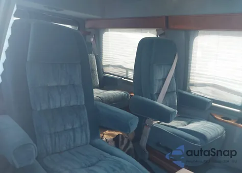 1992 Ford Econoline E150 Van из США, поврежденный, VIN 1FDEE14N8NHA45579